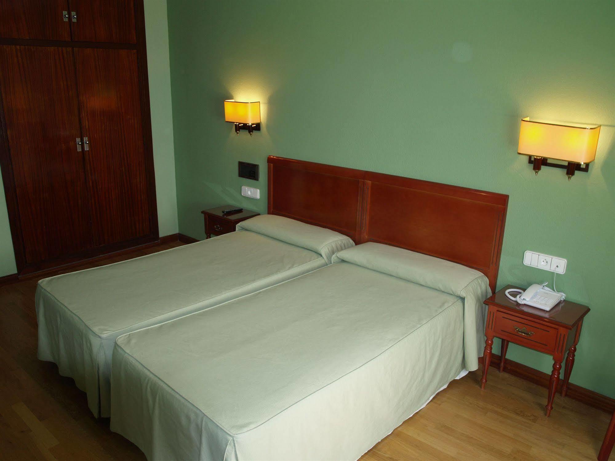 Hotel Serit Jerez de la Frontera Exteriör bild